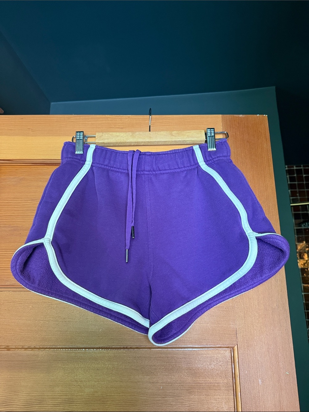 lululemon athletica Scuba Mid Rise Purple Dolphin Shorts with White Trim
